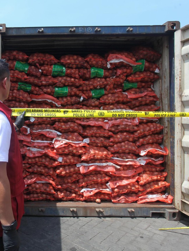 Penyelundupan Bawang Bombay Ilegal 72 Ton Digagalkan di Tanjung Perak