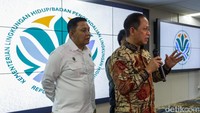 Selain itu, audit persetujuan lingkungan, termasuk Amdal dan UKL-UPL, dilakukan terhadap lebih dari 100 unit usaha, terutama di sektor pertambangan dan industri berbasis alam.