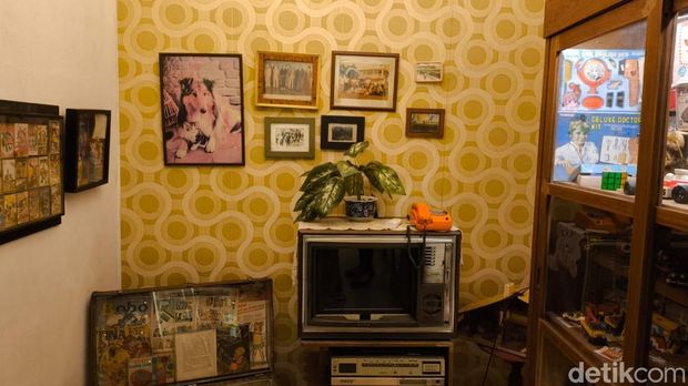 Koleksi mainan di Museum 198X di Jalan Sunda Kota Bandung.
