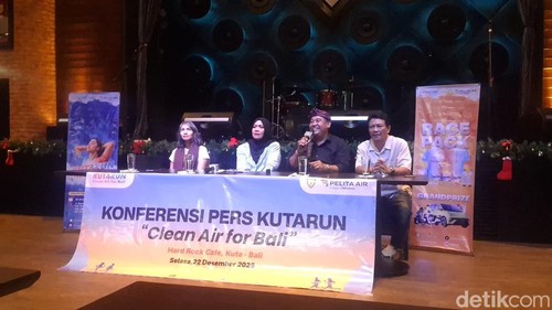 Konferensi Pers KUTARUN Clean Air for Bali Hard Rock Cafe, Kuta, Badung, Selasa (23/12/2025). (Fabiola Dianira)