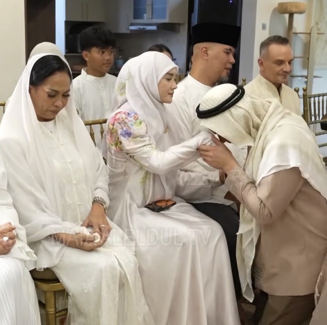 Cek Fakta! Al Ghazali Buktikan Tetap Sungkem ke Mulan Jameela