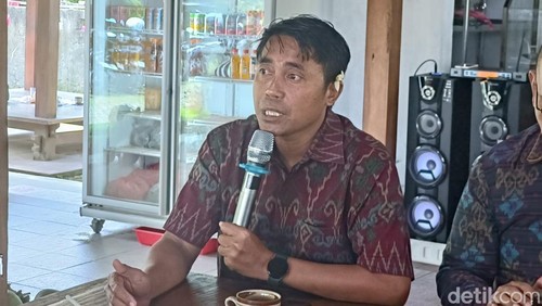 Manager Komunikasi dan TJSL PLN UID Bali I Wayan Eka Susana saat ditemui detikBali di Renon, Denpasar, Bali, pada Selasa (23/12/2025).