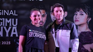 Melindungimu Selamanya mengisahkan Nadia (Marshanda) dan Galang (Stefan William), dua insan yang pernah mengikat janji setia sejak SMA untuk selalu saling menjaga, namun terpisah oleh waktu dan luka. (Foto: dok wetv)