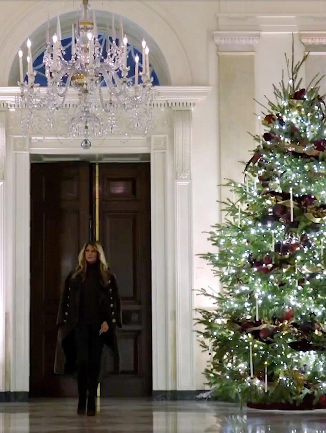 Dekor Natal Gedung Putih Dipuji tapi Juga Disentil Netizen