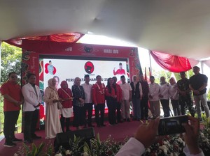 Meriah, DPC PDIP Kabupaten Bandung Barat Rayakan Hari Ibu