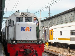 Lokomotif Gangguan di Stasiun Senen, KAI: Sebagian Besar KA Kembali Berangkat