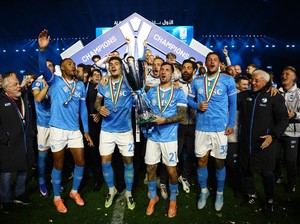 Napoli Terancam Sanksi Larangan Transfer