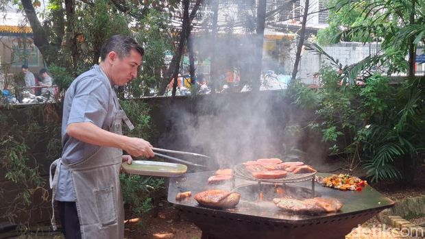 Rayakan Natal dan Tahun Baru dengan Pesta BBQ Argentina di Resto Ini