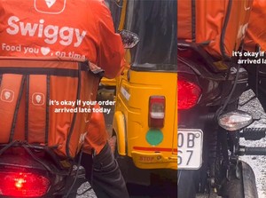 Perjuangan Ojol Antar Makanan Tepat Waktu, Rela Tembus Hujan Deras!