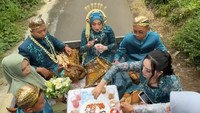Viral Pengantin di Purwerejo, Naik Mobil Bak Terbuka tapi Konsepnya Mewah