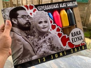 Seperangkat Alat Sablon dan Uang Rp 77 Ribu Ikat Janji Suci Satrio dan Eli