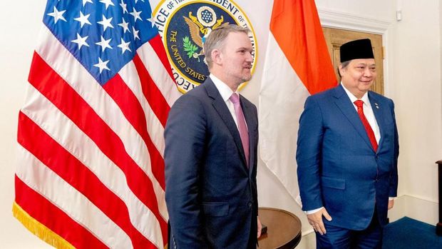 Pertemuan resmi antara Menteri Koordinator Bidang Perekonomian Airlangga Hartarto dengan United States Trade Representative (USTR) Ambassador Jamieson Greer pada Senin (22/12) di Washington D.C. (Dok. ekon.go.id)