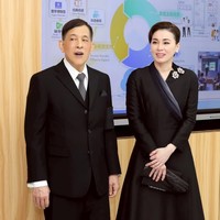 Ratu Suthida resmi menikah dengan Raja Maha Vajiralongkorn pada Mei 2019 dan menyandang status sebagai istri keempat. Pernikahan ini berlangsung menjelang penobatan sang raja. Foto: Instagram/@thairoyalfamily