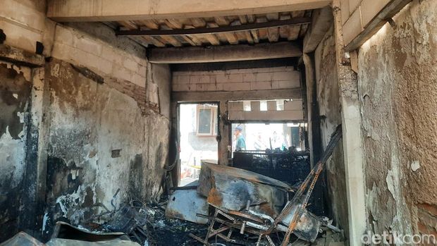 Rumah-rumah habis terbakar di Grogol Petamburan, Jakbar. (Rachma Indira/detikcom)