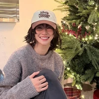 7 Foto Seo Ye Ji Curi Atensi dengan Penampilan Terbaru, Siap Menyambut Natal