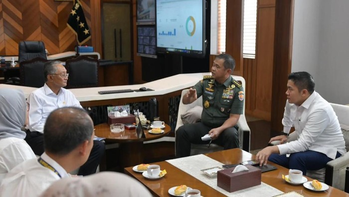 Seskab Update Pemulihan Bencana: 11 Jembatan Terbangun-72 Jalan Nasional Pulih