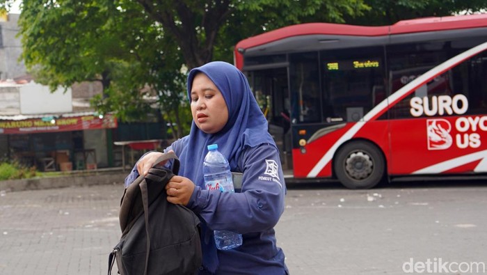 Sopir perempuan Suroboyo Bus