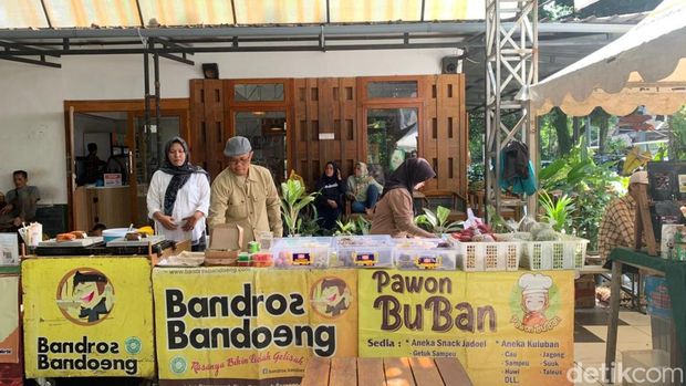 Suasana pasar tani di Kabupaten Bandung Suasana pasar tani di Kabupaten Bandung
