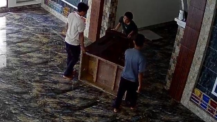 Heboh Warga Kendari Tarik Sumbangan Mimbar Masjid gegara Kalah Pemilihan RT