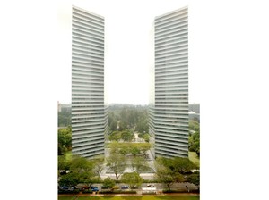 Ilusi Mata! Gedung Ini Tampak Tipis Dilihat dari Depan, tapi...
