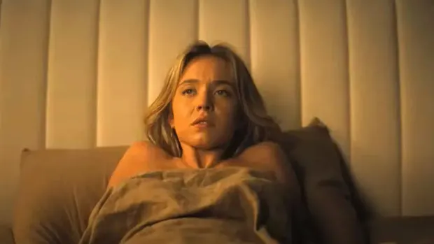 The Housemaid Cuplikan adegan dalam film The Housemaid (2025).