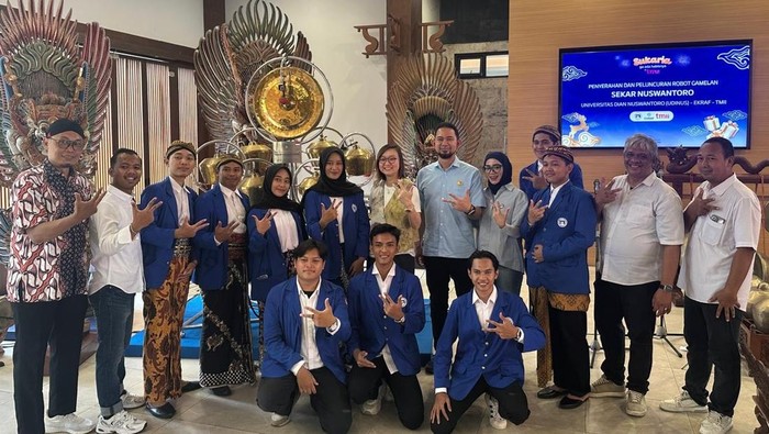 Robot Gamelan Sekar Nuswantoro Karya Udinus Sambut Turis 24 Jam di TMII