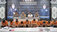 Dari tangan para tersangka, polisi menyita barang bukti berupa sabu-sabu seberat 515,77 gram, ganja sebanyak 5,9 kilogram, ekstasi sebanyak 1.812 butir, serta ekstasi berbentuk serbuk seberat 23,82 gram. Barang bukti tersebut diduga siap diedarkan di wilayah Samarinda dan sekitarnya. ANTARA FOTO/M Risyal Hidayat