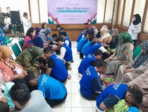 Membasuh Kaki Ibu, Menebus Rindu di Balik Tembok Lapas