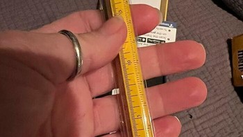 Terlihat seperti pena biasa, tapi aslinya punya jiwa Handy Manny karena bisa jadi obeng sampai penggaris! Kado paling praktis buat teman yang hobi benerin barang sendiri tapi malas bawa kotak perkakas berat. Foto. Dok. Boredpanda