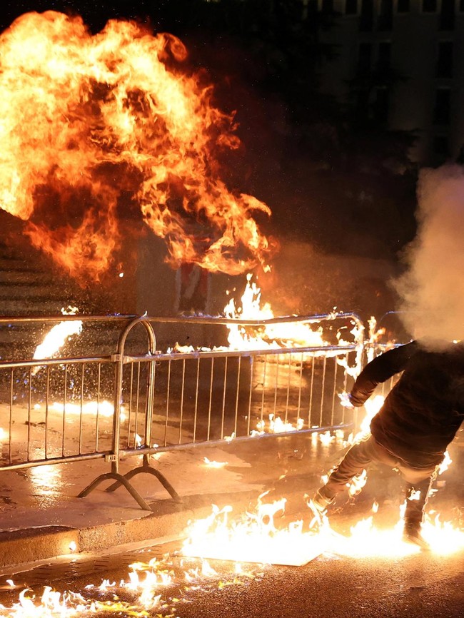 Protes Korupsi Guncang Albania, Bentrokan Pecah di Ibu Kota Tirana