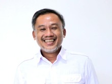 Bagai Menepuk Air di Dulang, Terpercik Muka Sendiri