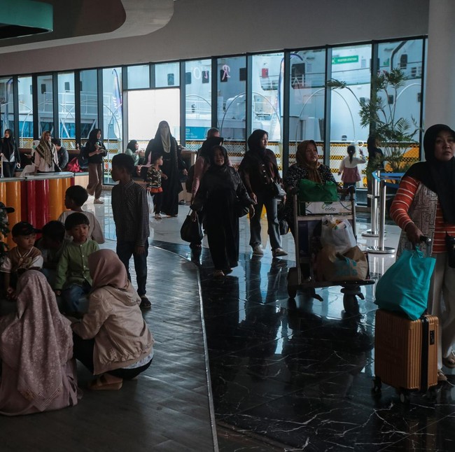 Arus Mudik Nataru, Aktivitas Penyeberangan di Pelabuhan Merak Meningkat