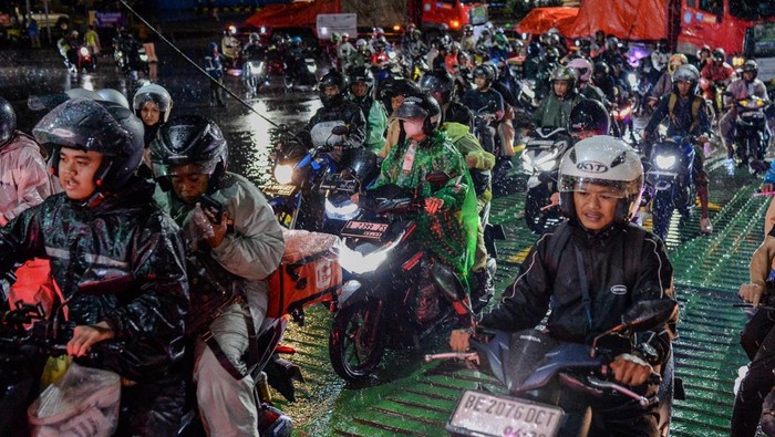 Catat Nih, Kapolri Ungkap Jam Rawan Kecelakaan - Update 2