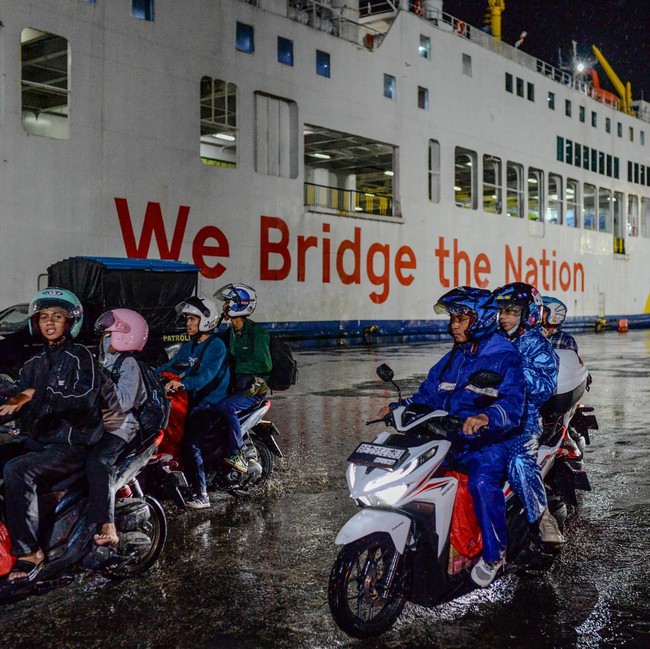 Arus Mudik Motor Nataru di Pelabuhan Ciwandan Capai Ribuan Unit