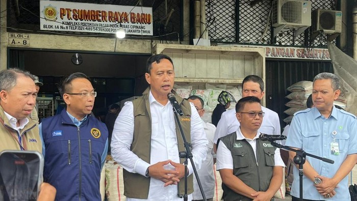 Bulog-Bapanas Minta Pedagang Jual Beras Sesuai HET