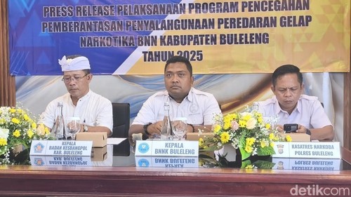 Konfrensi pers BNNK Buleleng, Rabu (24/12/2025).