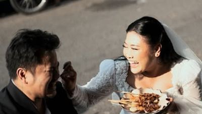 Boiyen dan Suami Hobi Kulineran, Doyan Jajan Sate!