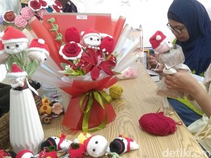 Boneka Rajut Jadi Tren Kado Natal
