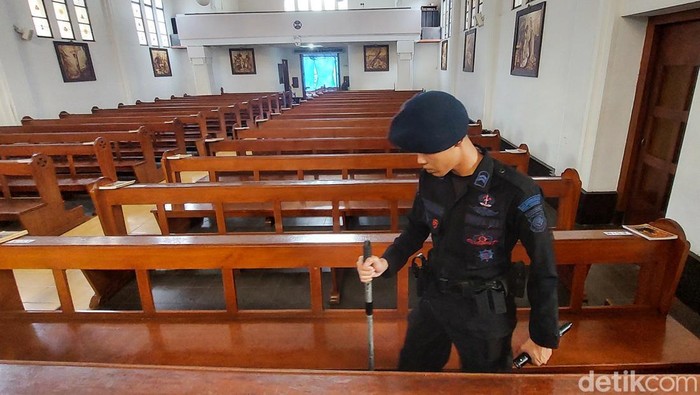 Keamanan Berlipat Natal di Cimahi, Jibom hingga K-9 Dikerahkan