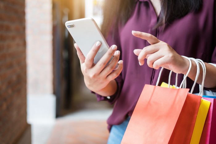 Cara Mudah dan Hemat Belanja Oleh-oleh di Luar Negeri, Cek di Sini!
