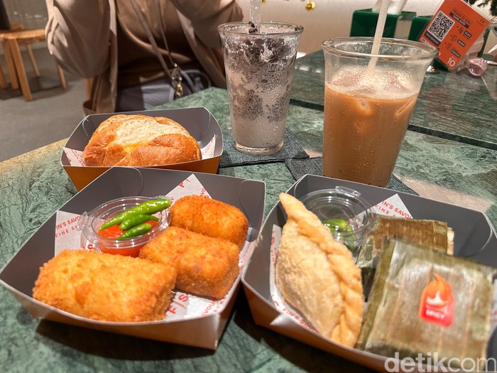 Fins Recipe tampil lebih modern 3 lantai dengan menu kudapan manis, gurih, dan es kopi nikmat.