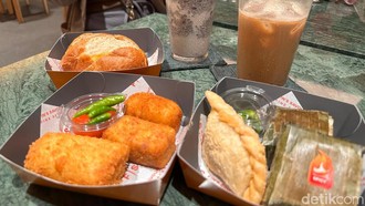 Kafe 3 Lantai di Cipete Ini Punya Jajan Pasar Premium dan Es Kopi Nikmat