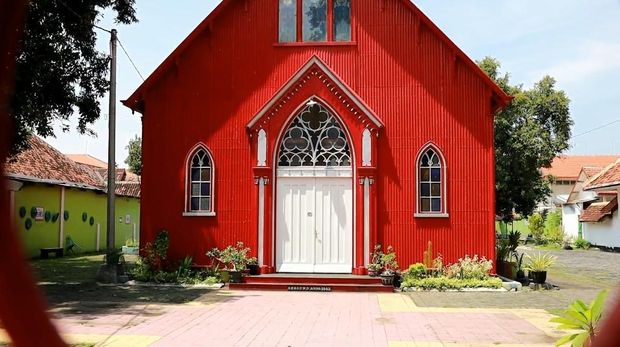 Gereja Immanuel atau Gereja Merah Kota Probolinggo