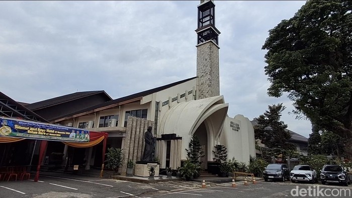 Gereja Santo Yoseph Palembang Bersiap Jelang Misa Natal
