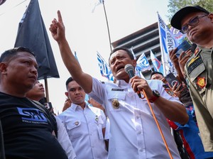 Gubernur Luthfi Tetapkan UMP Jateng 2026 Naik Jadi Rp 2.327.386
