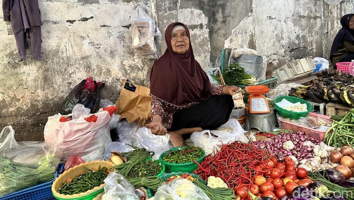 Harga cabai merah di pasar tradisional di Palembang tembus Rp 100.000/Kg.