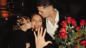 Potret Jennifer Coppen Dilamar Justin Hubner, Pamer Cincin Berlian Besar