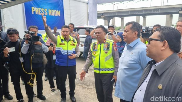 Kakorlantas di KM 29 Command Center