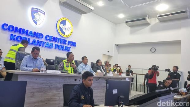 Kakorlantas di KM 29 Command Center