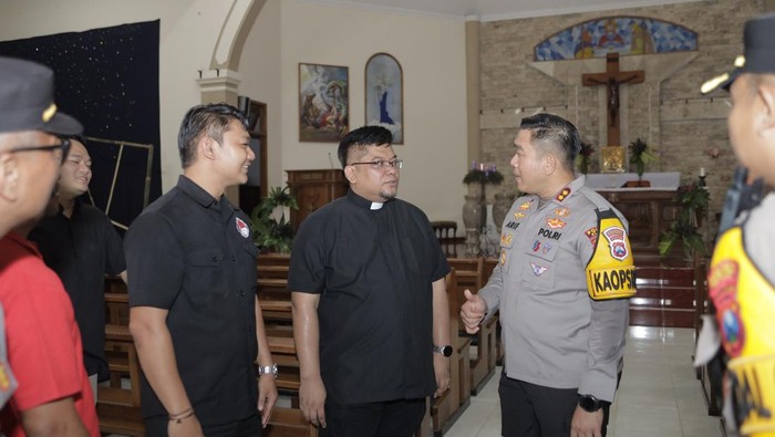 Kapolres Blitar Cek Pos Pengamanan Nataru
